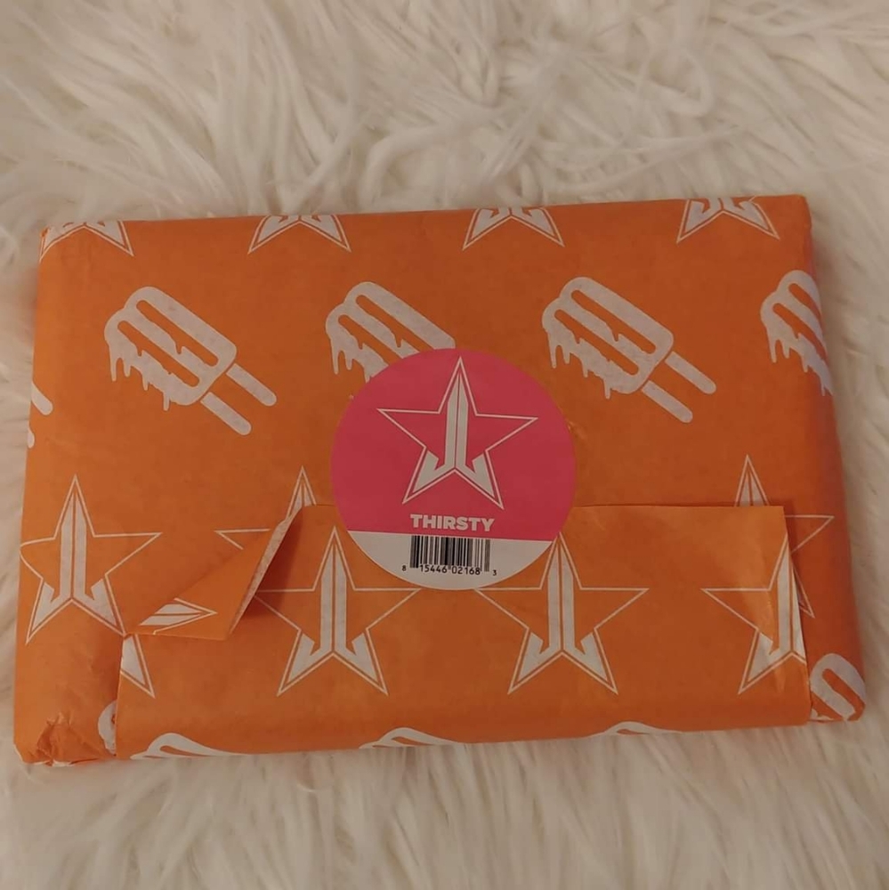 💝 FIRM! NWT JEFFREE STAR THIRSTY EYESHADOW PALETTE (LAST ONE AVAILABLE)
